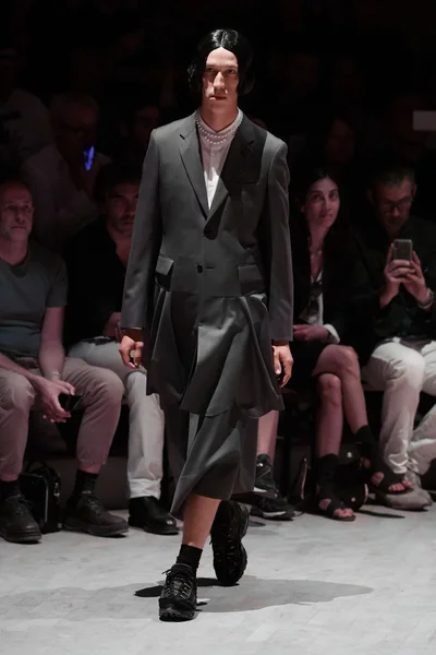 Look 2